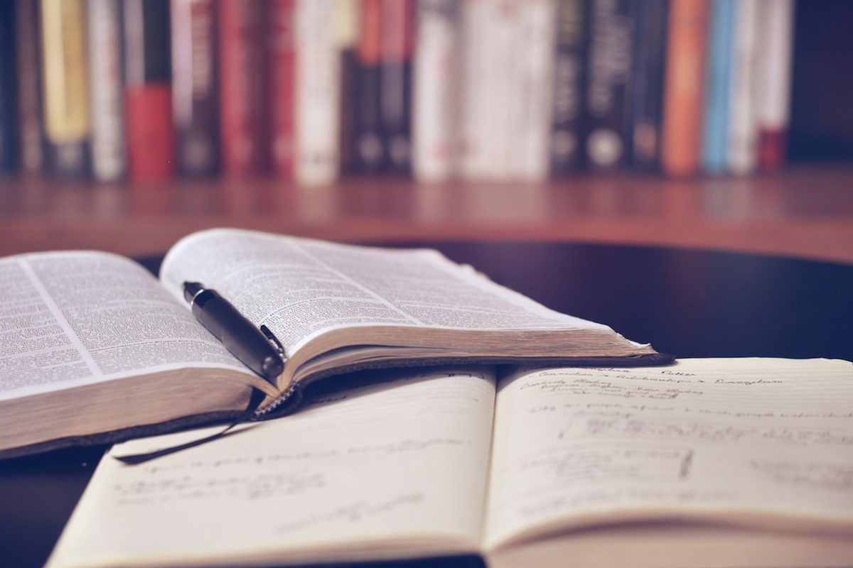 Do Conhecimento ao Livro: Como Estruturar uma Obra Jurídica do Zero em 8 Semanas